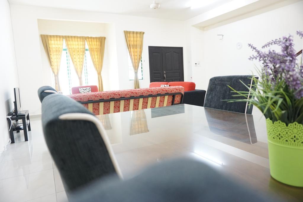 Warisan Indah Homestay Klia 1 Melayu Sahaja Sepang Exterior photo
